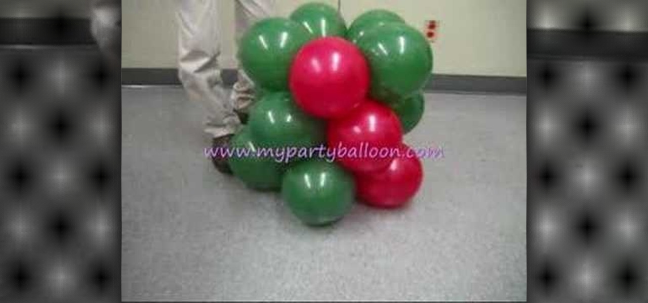 How to Make a party balloon Christmas tree « Balloon Twisting :: WonderHowTo