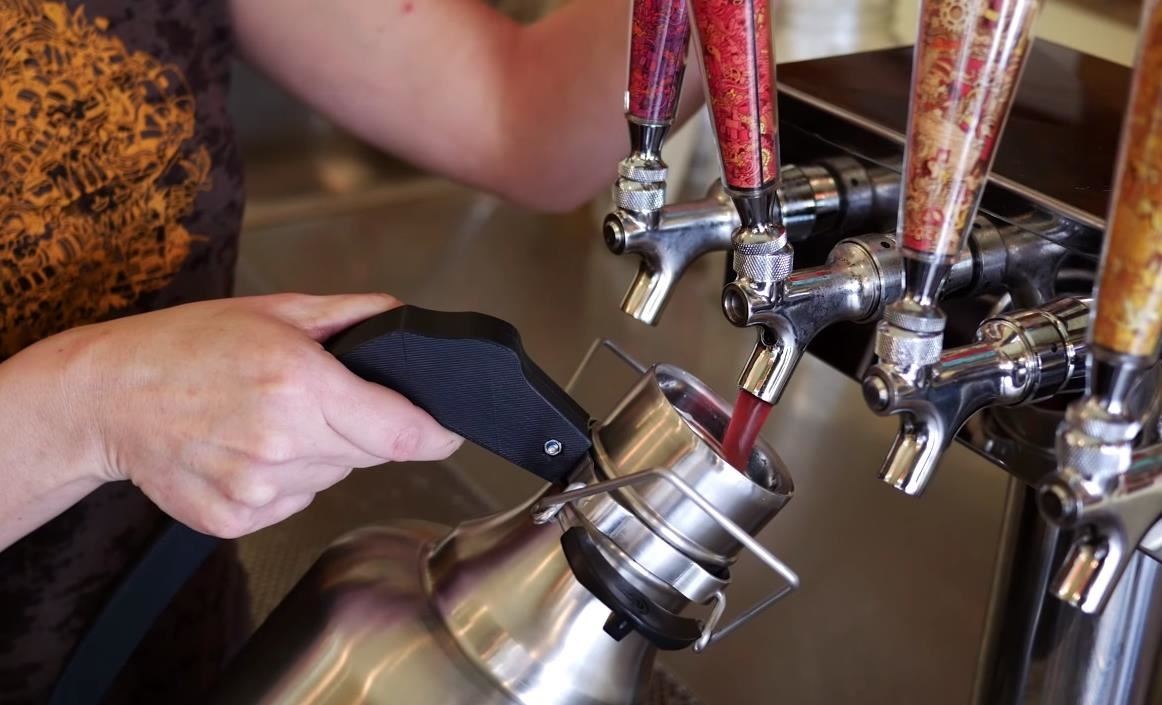 DrinkTanks' Growler & Kegulator = Your Very Own Portable Beer Keg