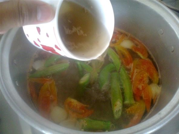 How to Cook a Simple Sinigang Na Bangus (Milkfish Stew)