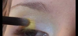 Create a glittery "Harry Potter" Hufflepuff eye makeup look