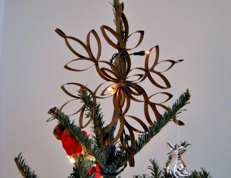 How to Make a Cheap Snowflake Christmas Tree Topper Out of Toilet Paper Tubes