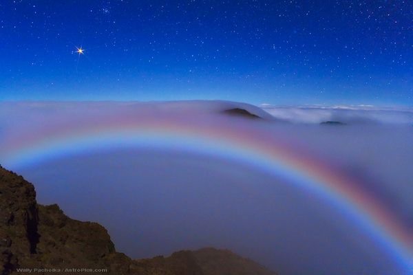 2010's Most Insane Space Pictures (Yep, That's a Moonbow)