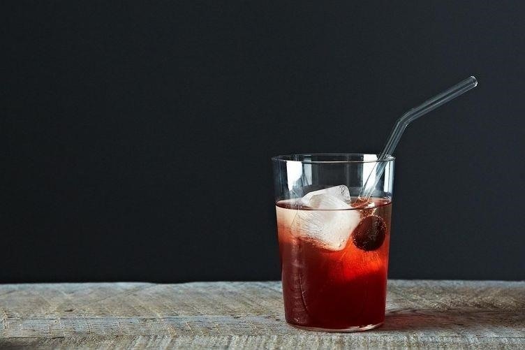 Impress Your Drinking Buddies with These 10 Pro Cocktail Hacks