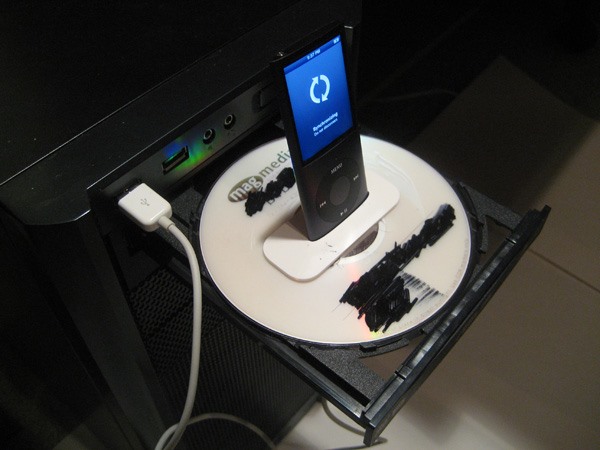 HowTo: Old DVD Drive + Yankee Ingenuity= Ghetto iPod Dock