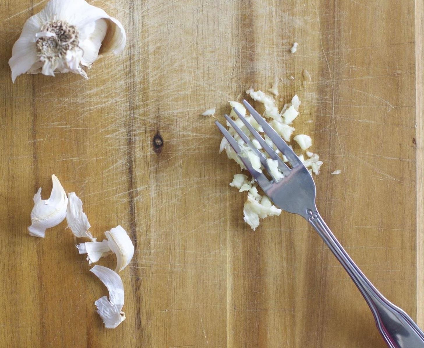 These 10 Garlic Hacks Don't Stink