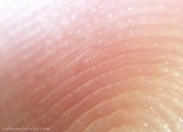 Use a Drop of Water to Take Extreme Closeups with Your iPhone (Or Make a DIY Macro Lens!)