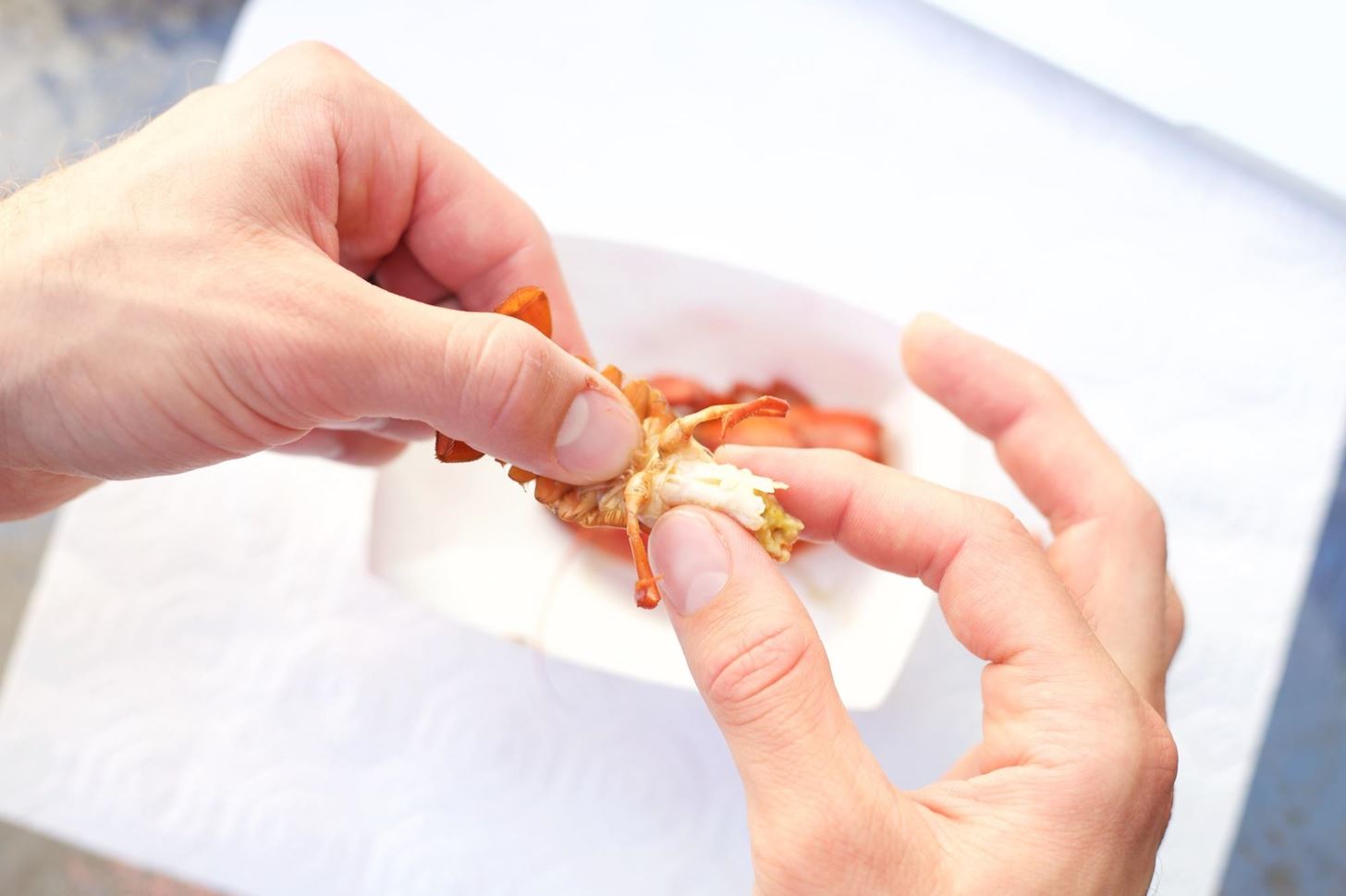 How to Eat Boiled Crawfish