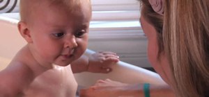 Bathe a newborn baby safely and thoroughly