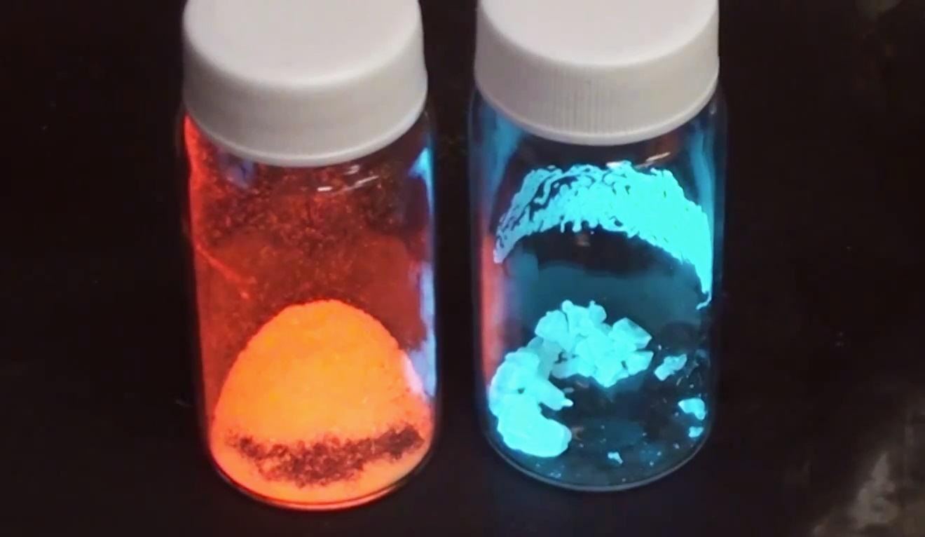 How to Make Trippy Triboluminescent Crystals That Glow Red or Blue When You Smash Them