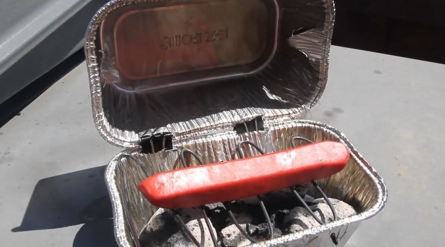How to Make a Mini Grill Out of a Wire Hanger & Foil Pans