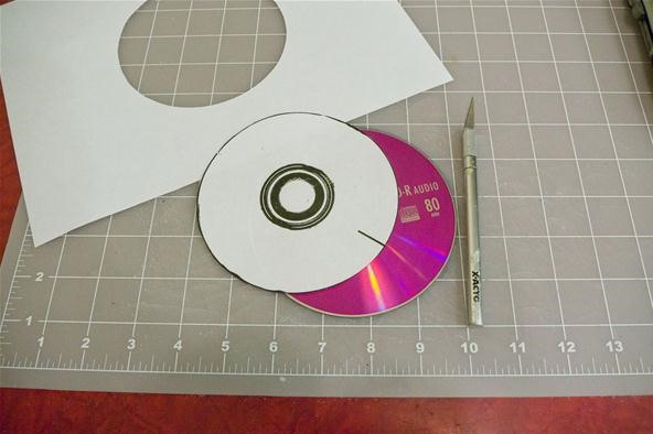 How to Make a Two Circle Wobbler from CDs