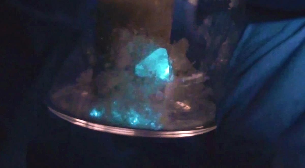 How to Make Trippy Triboluminescent Crystals That Glow Red or Blue When You Smash Them
