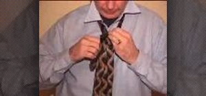 Tie a tie in a Windsor knot