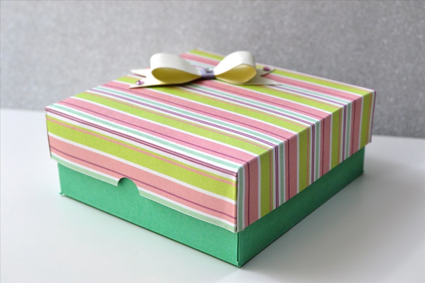 How to Make an Easy Paper Box - Valentine's Day Gift - DIY Crafts