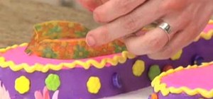 Make flip-flop sandals birthday cake