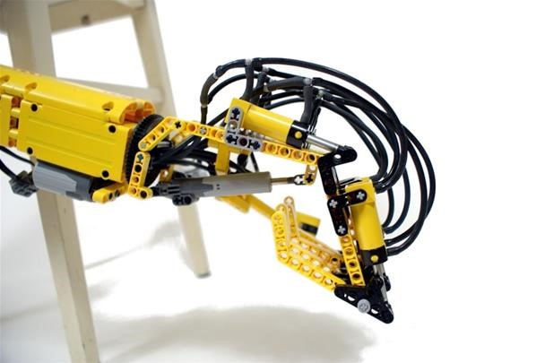 Fully Articulated LEGO Arm Mimics Human Movement