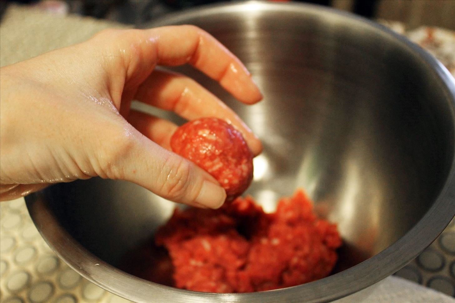 How to Keep Ground Meat from Sticking to Your Hands
