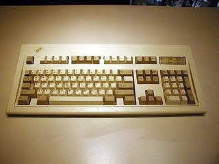 5 Cool DIY Projects for Reusing Your Old Computer Keyboards