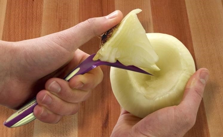 The Trick to Cutting Onions Without Making You Cry