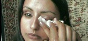 Mix a homemade makeup remover & take care of your skin