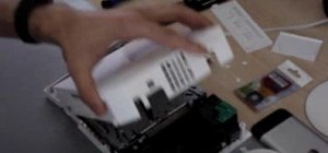 Install a solderless mod chip in a Nintendo Wii