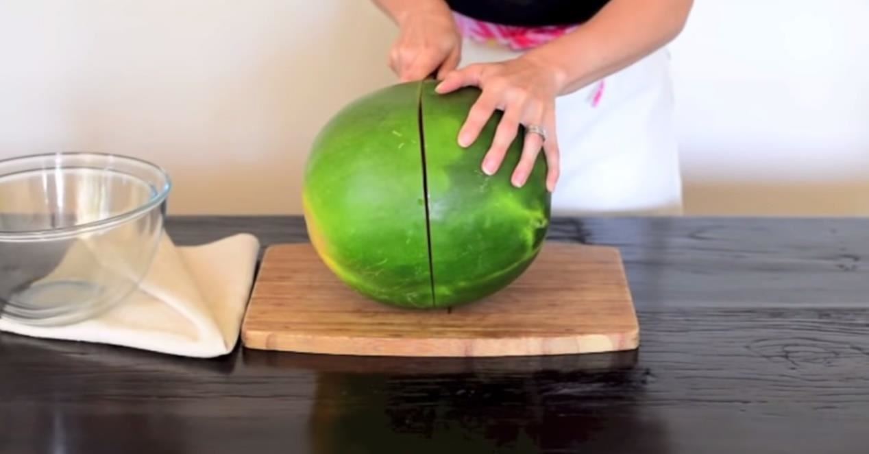 How to Cut a Perfect Bowl Full of Watermelon