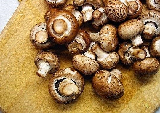 Ingredients 101: Selecting, Cleaning, & Storing Fresh Mushrooms