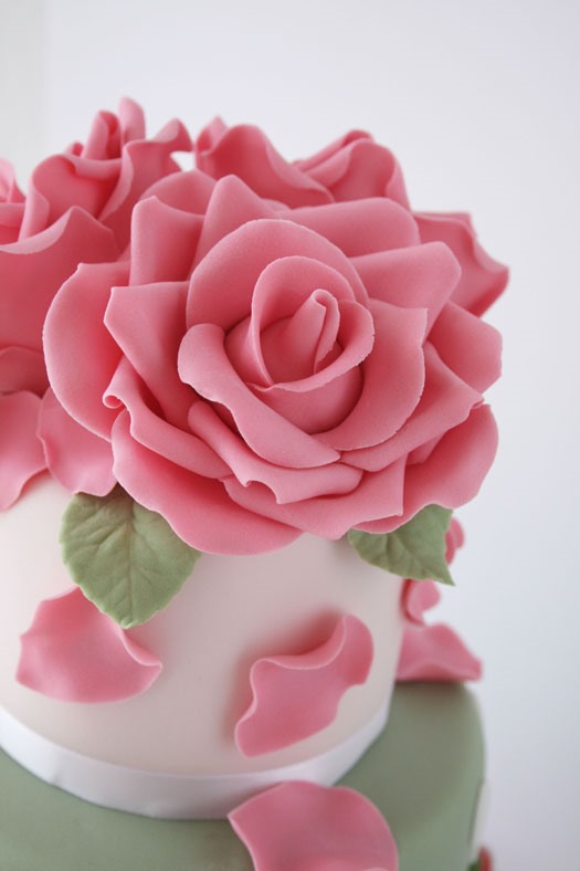 HowTo: Beautiful Gum Paste Roses
