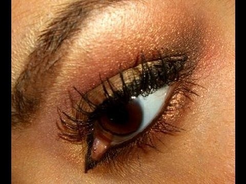 Get Moroccan eyes with gold & brown shades