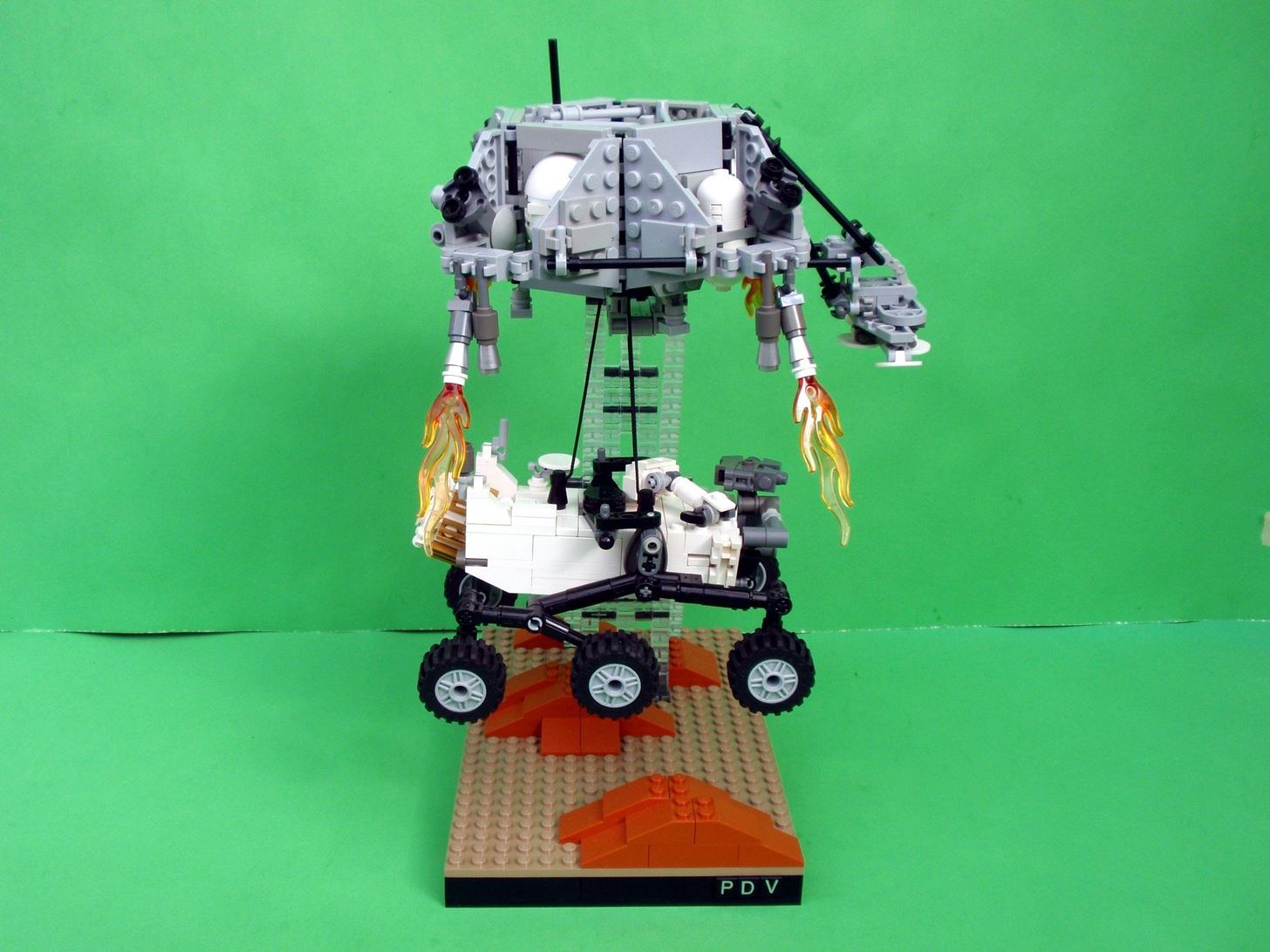 NASA Engineer Shows You How to Build a Mini Curiosity Mars Rover Out of LEGOs