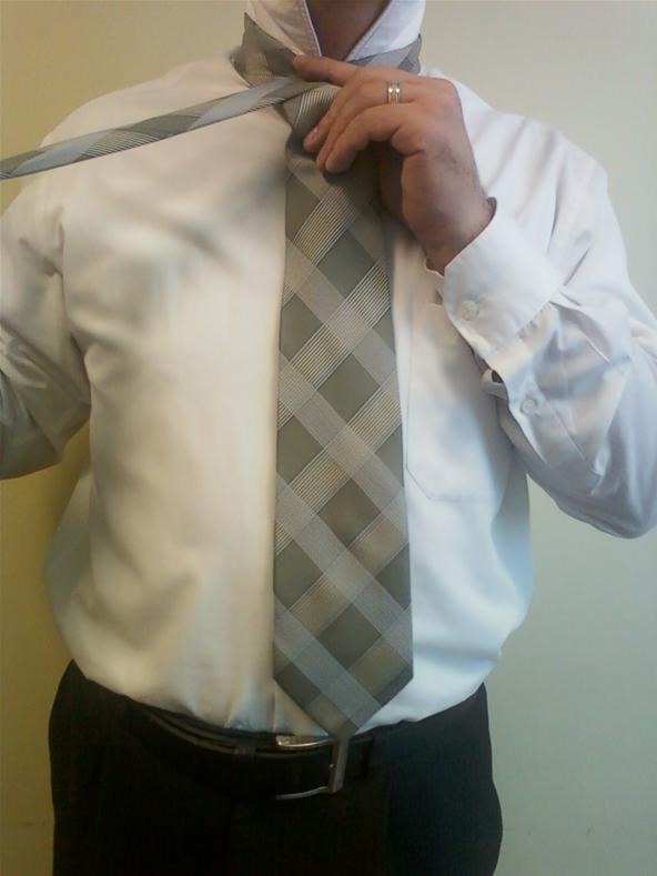 How to Tie an Atlantic Tie (And Its Variant Bosphorus)