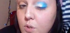 Do a light blue dry ice smoky eye makeup look