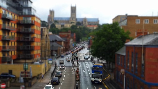 Tilt-Shift, Time-Lapse Video from Camera Phone Transforms the Real World into a Mini Toyland