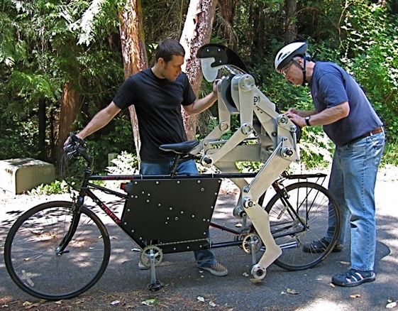 Bicycle-Riding Robot Puts Pedals to the Metal