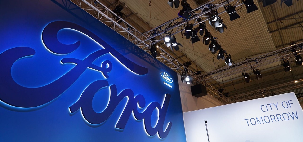 Silicon Valley Big Shots Courted by Ford & GM