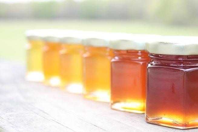 Nature's Food Hacks: How Honey's Magical Qualities Make It Indispensable