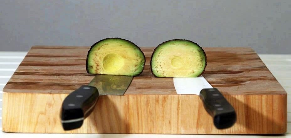 Reduce Browning in Avocados & Other Fruits by Switching Your Knives