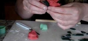 Make marzipan roses and rose buds when cake decorating