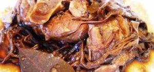 Make Filipino paksiw na pata (sour pork leg)