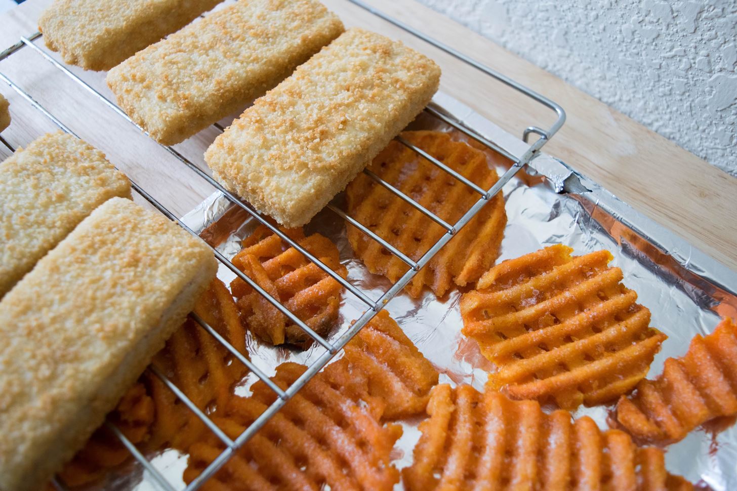Double Your Snackage with This Brilliantly Lazy Toaster Oven Hack