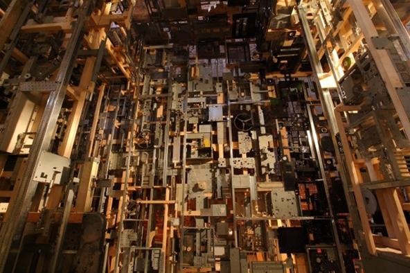 Polish Artist Recycles 300 Dead Computers into Giant Installation