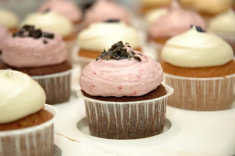 Don't Have a Special Cupcake Pan? Here's How to Bake Cupcakes and Muffins Without One