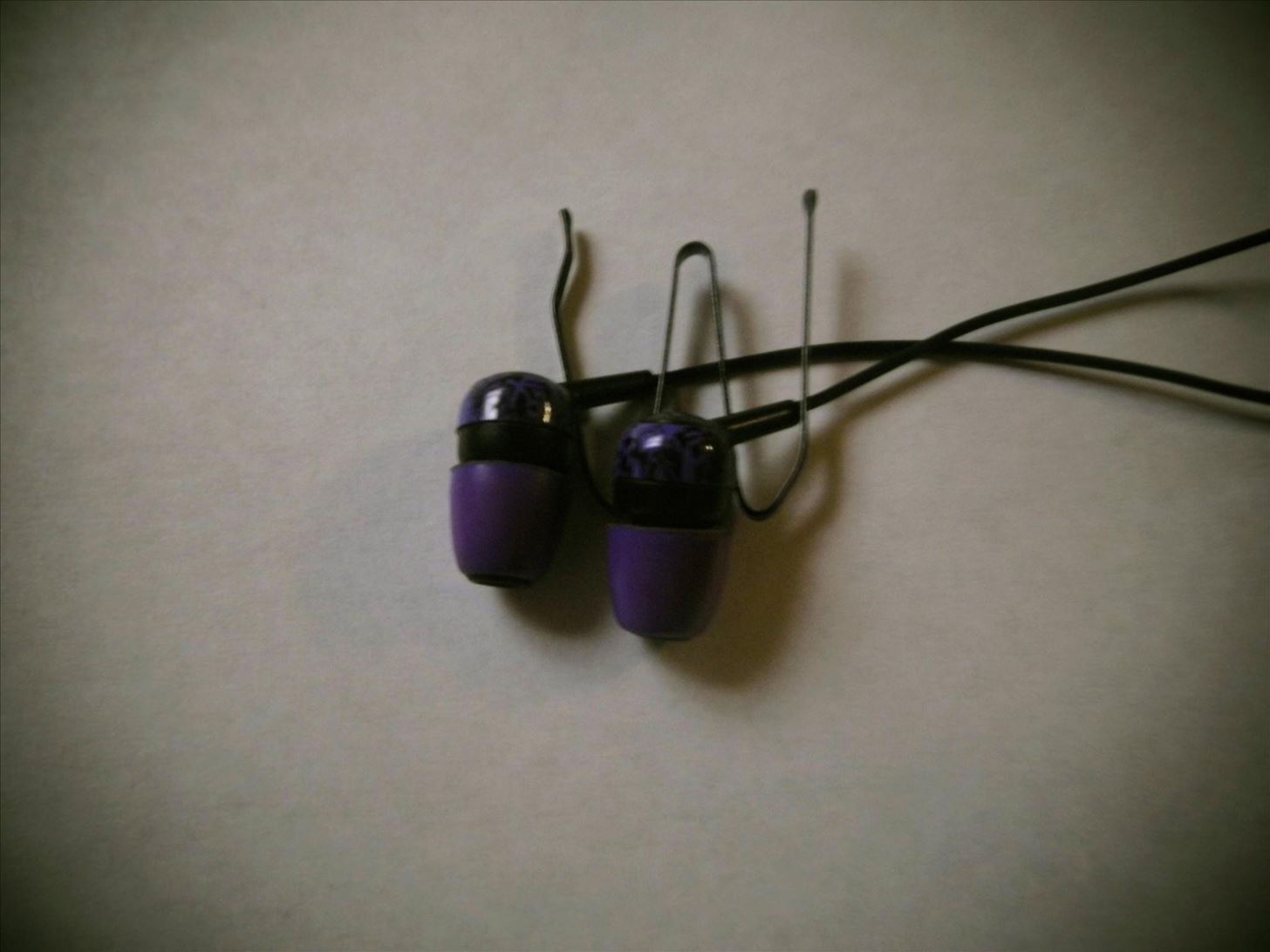 Eradicate Headphone Cord Clutter with a Spare Bobby Pin
