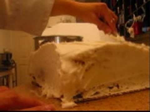 Make a king themed pillow cake - Part 1 of 2