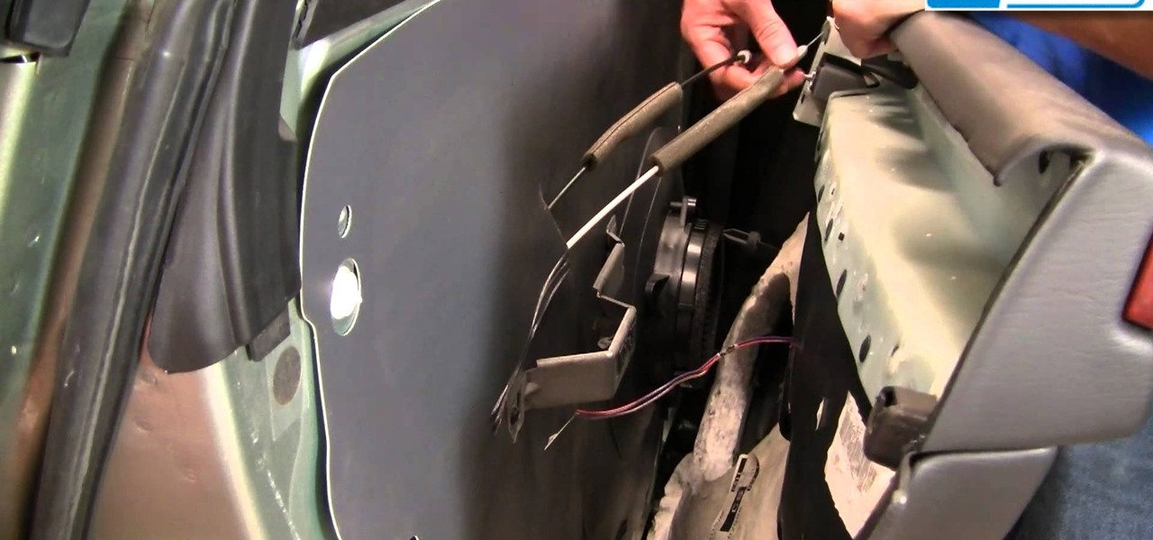 Remove and Install the Rear Inside Door Panel in a 2004-08 Chrysler Pacifica