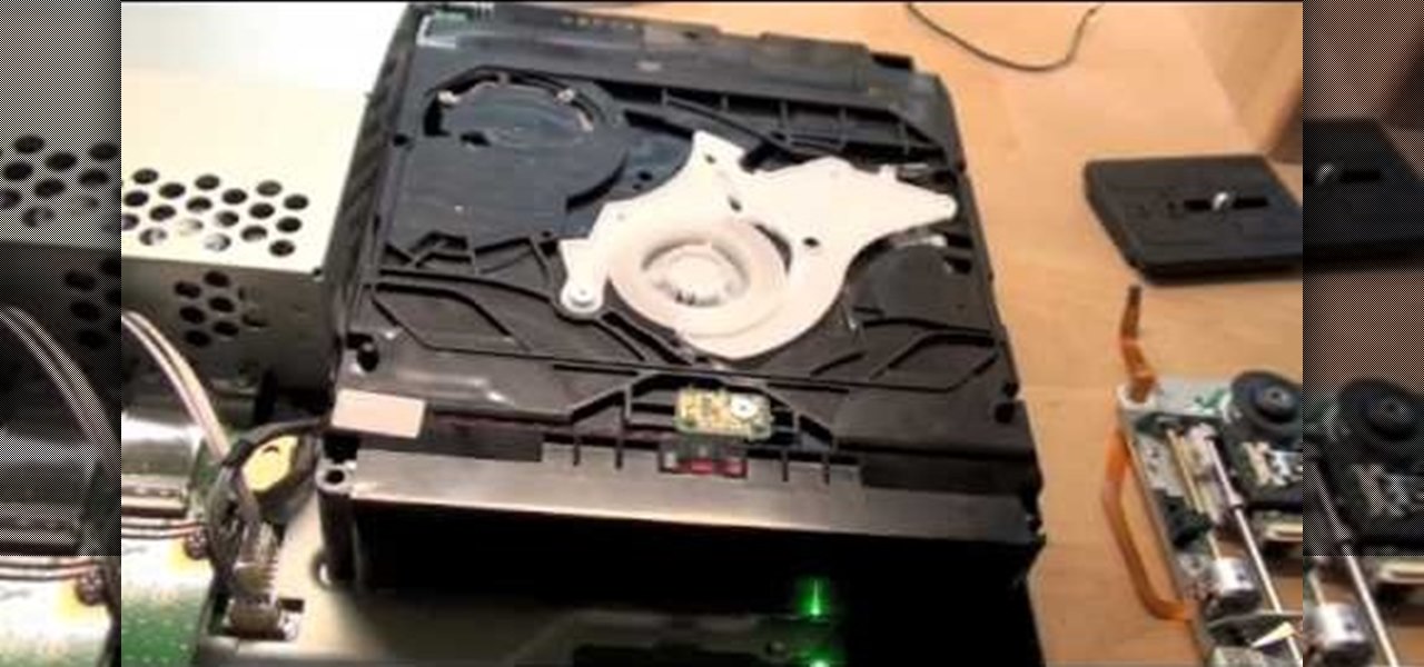 Raad eens majoor marmeren How to Emergency eject a disc stuck in the PS3 Blu-ray drive « PlayStation 3  :: WonderHowTo