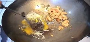 Make Thai shrimp fried rice