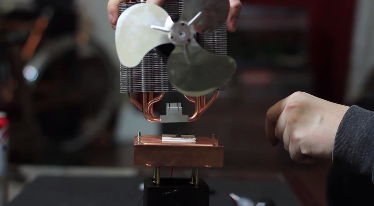 DIY Candle-Powered Fan Keeps You Cool at Home Using Fire