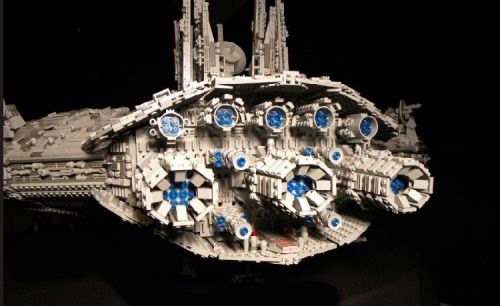 Man Spends 2 Years & 30,000 LEGOs Building Star Wars Ship