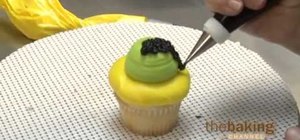 Decorate a green witch cupcake for Halloween